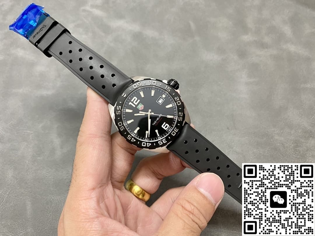 TAG Heuer F1 WAZ1110.FT8023 Date Display