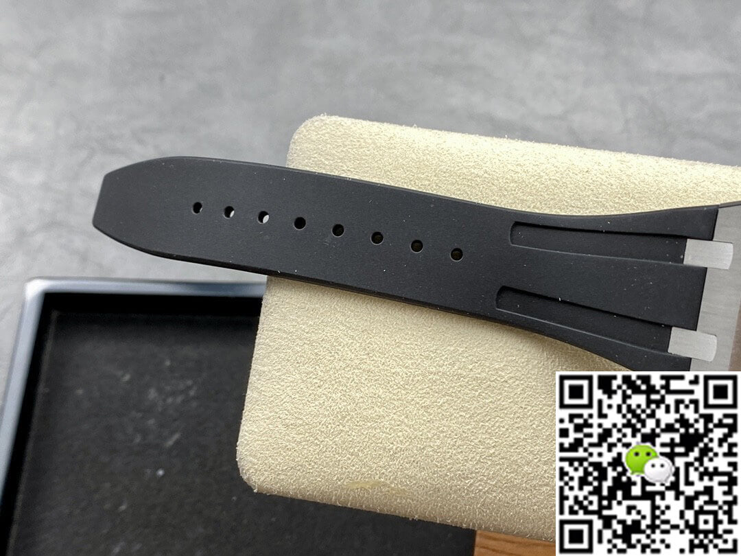 Audemars Piguet Royal Oak 15400 APS Factory Blue Dial Rubber Strap