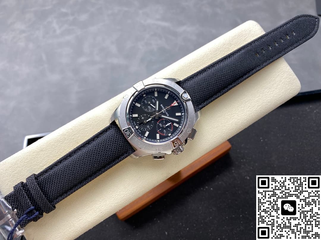 Breitling Avenger AB0147101B1X1 BLS Factory Date Display