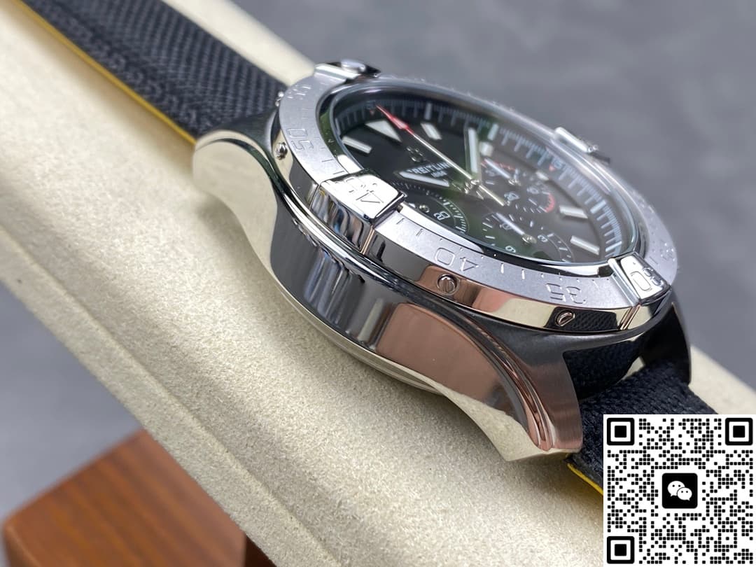 Breitling Avenger AB0147101B1X1 BLS Factory Date Display