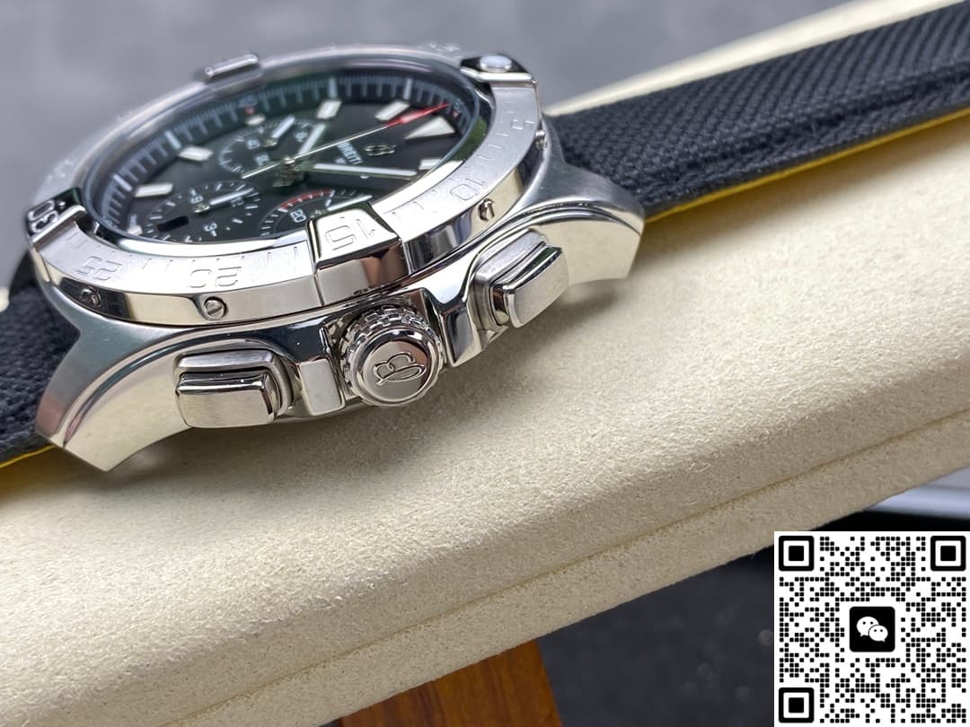 Breitling Avenger AB0147101B1X1 BLS Factory Date Display