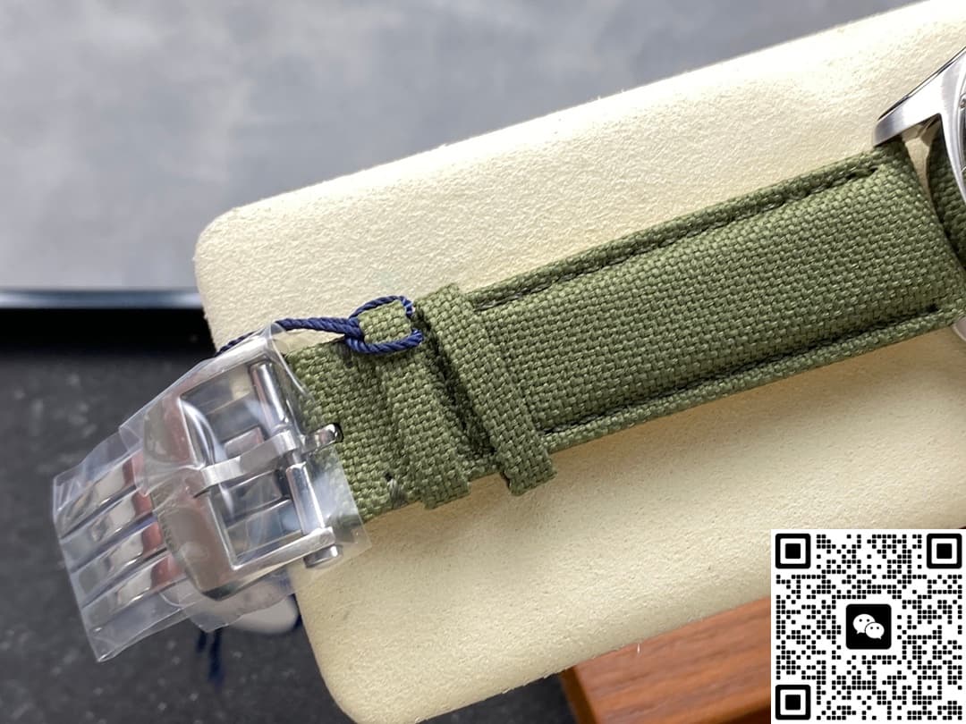 Breitling Avenger AB0147101L1X1 BLS Factory Leather Strap