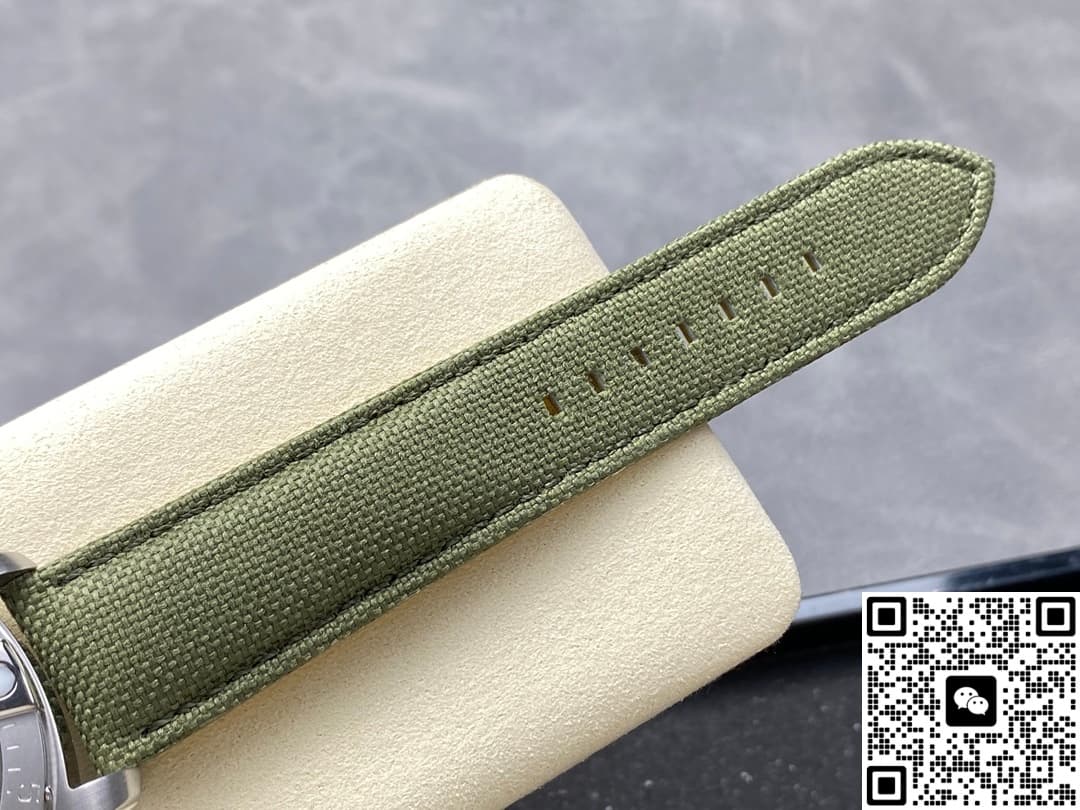 Breitling Avenger AB0147101L1X1 BLS Factory Leather Strap
