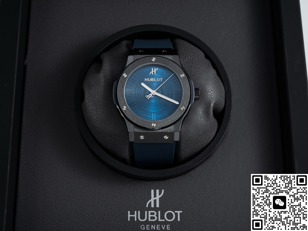Hublot Classic Fusion 542.CX.7110.RX.HBP24 Ceramic bezel