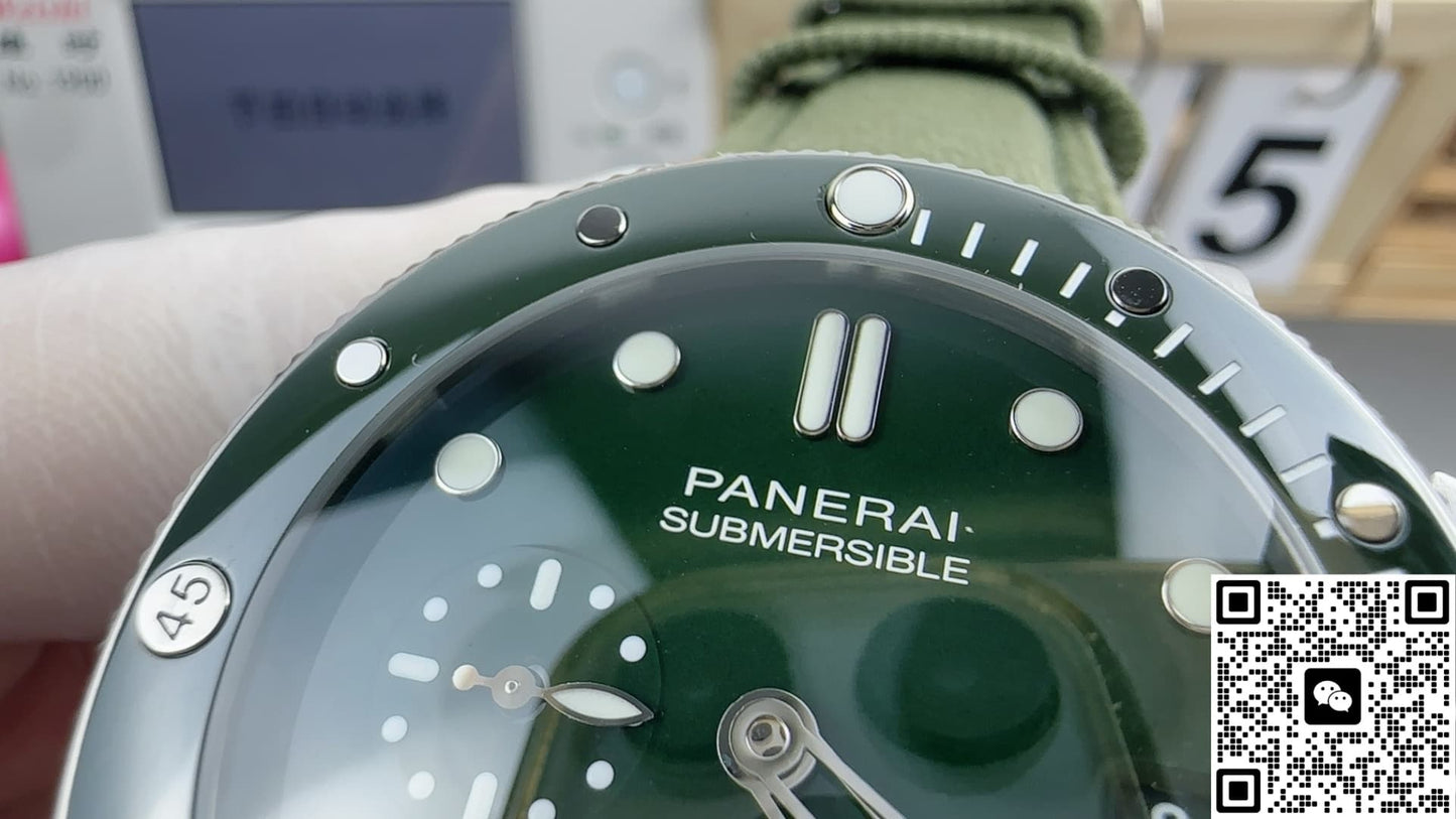 Panerai Submersible PAM01287 VS Factory Date Display