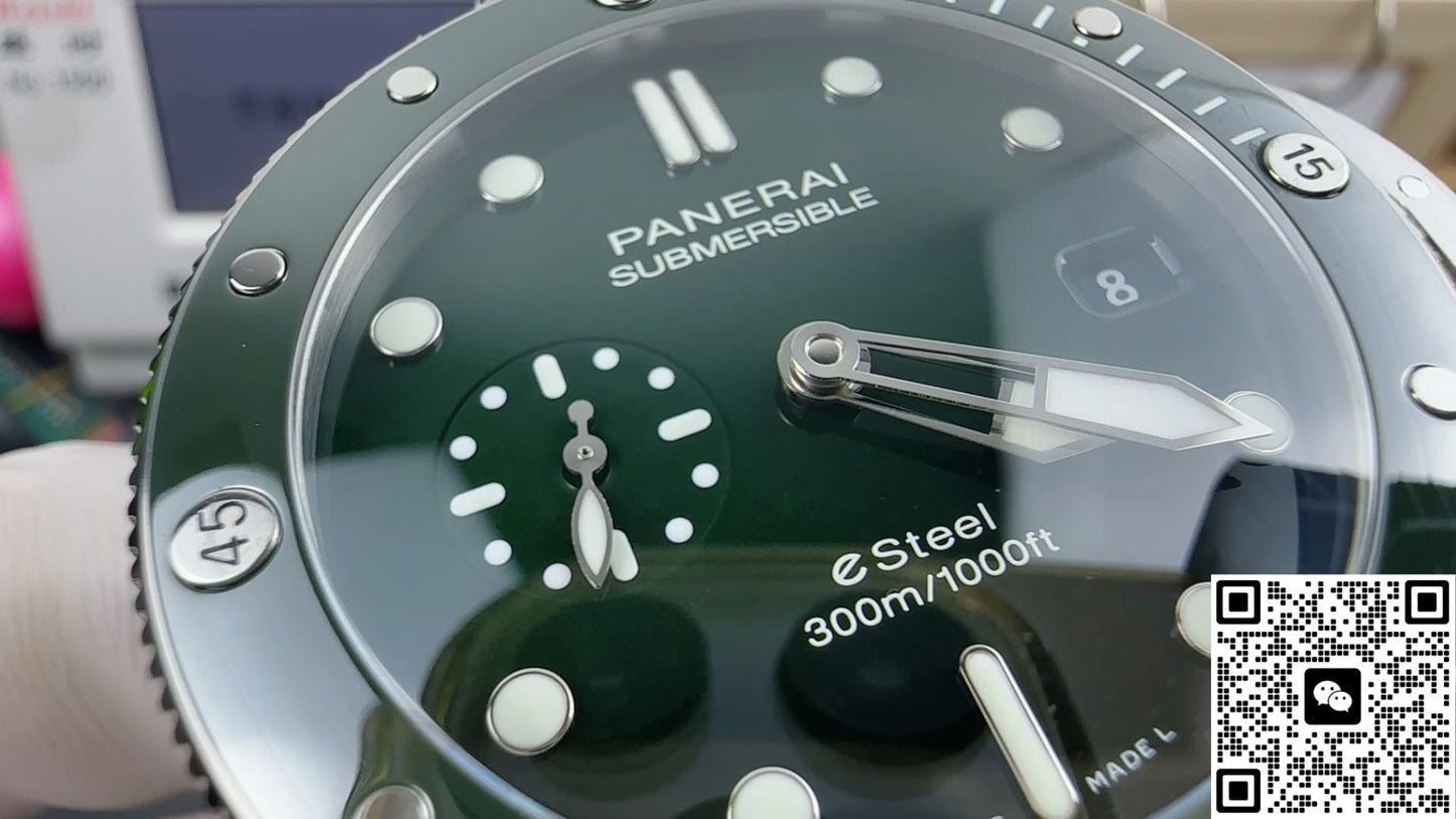 Panerai Submersible PAM01287 VS Factory Date Display