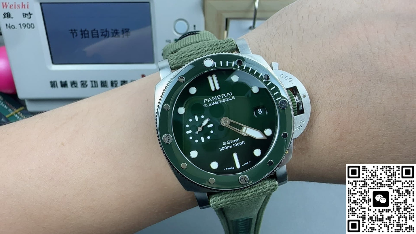 Panerai Submersible PAM01287 VS Factory Date Display