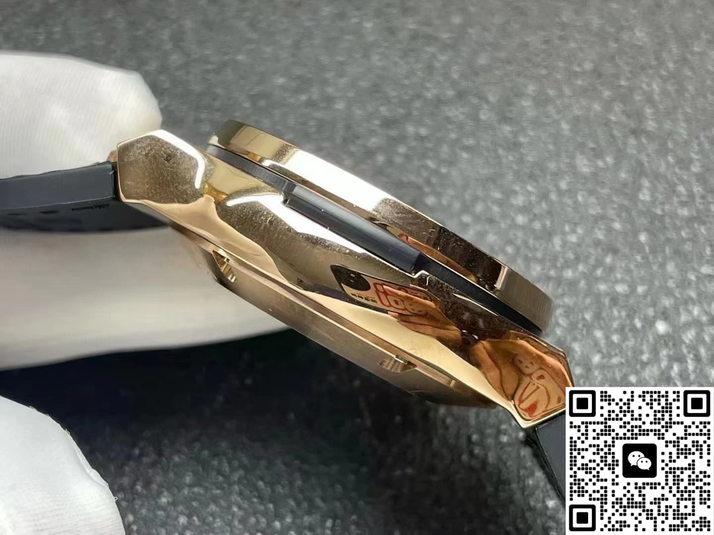 Hublot Classic Fusion 525.OX.0180.LR HB Factory Date display