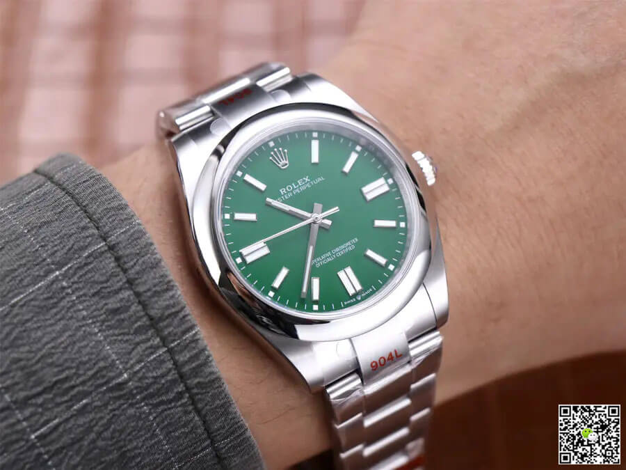 Rolex Oyster Perpetual M124300-0005 41MM EW Factory Green Dial