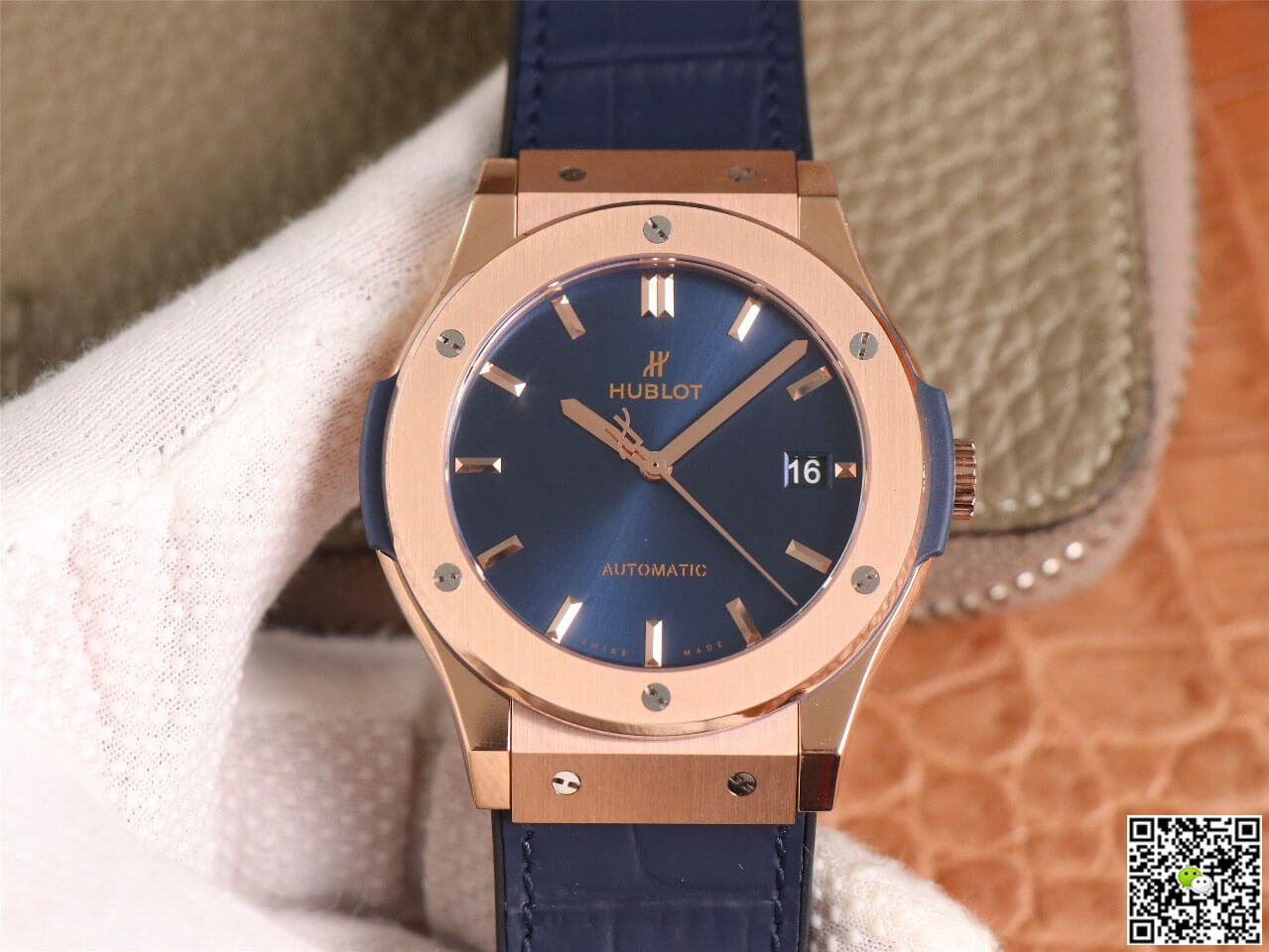 Hublot Classic Fusion 511.OX.7180.LR WWF Factory Rose Gold Blue Dial