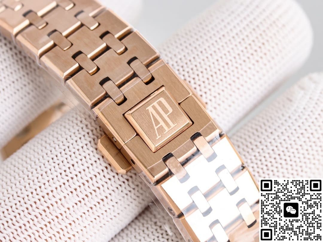 Audemars Piguet Royal Oak 77450OR.OO.1361OR.01 8F Factory Date Display