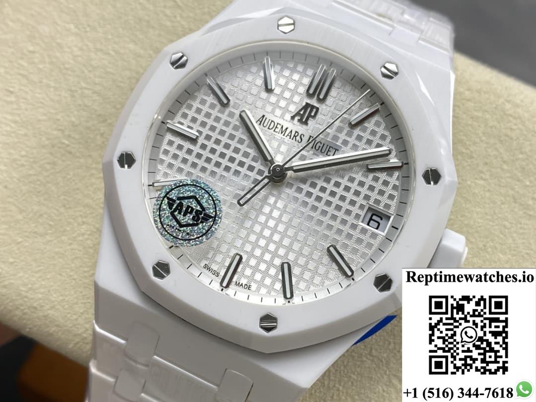 Audemars Piguet Royal Oak 15500 APS Factory Date Display