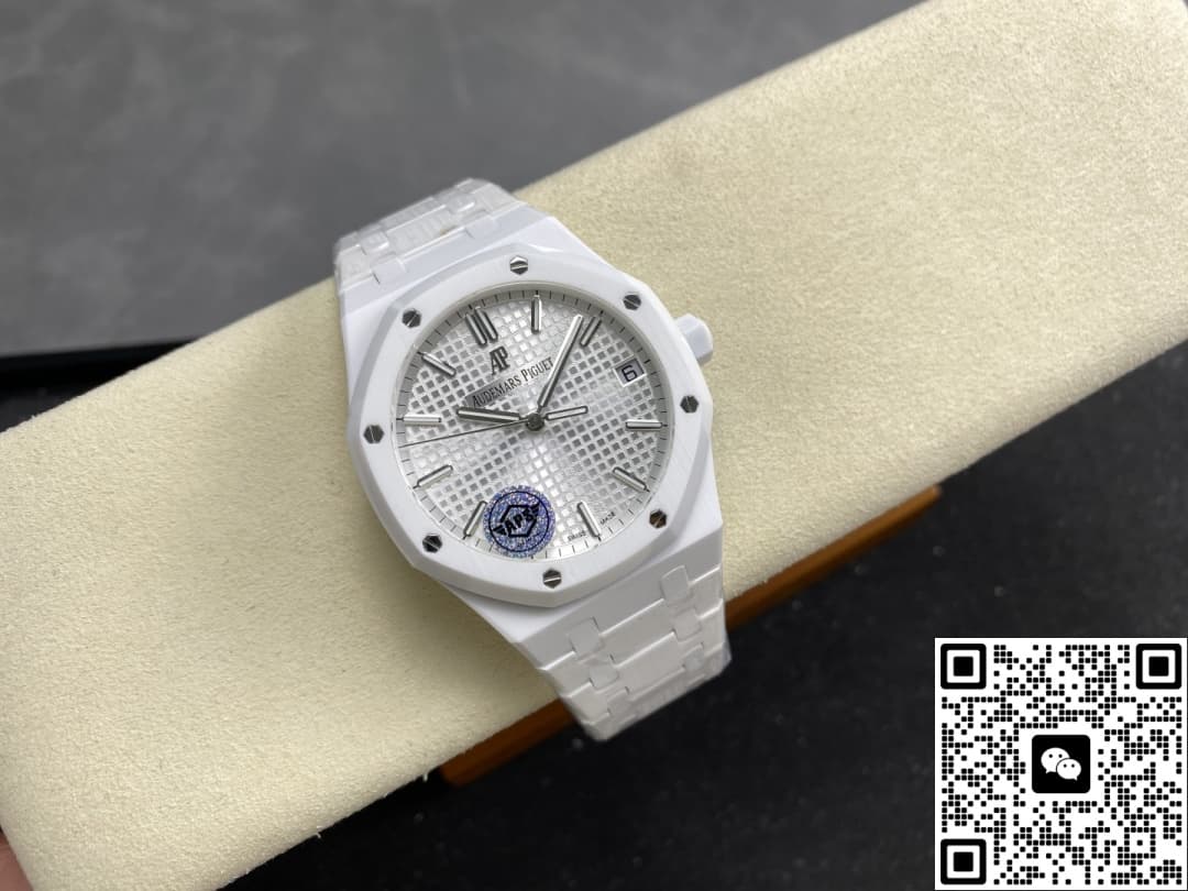 Audemars Piguet Royal Oak 15500 APS Factory Date Display