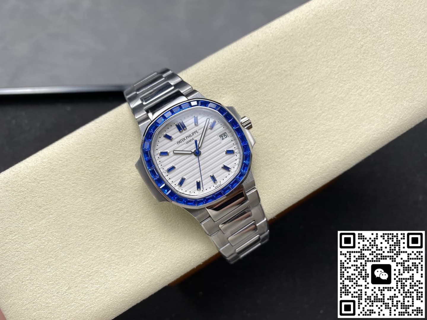 Patek Philippe Nautilus 5711 GR Factory White Dial
