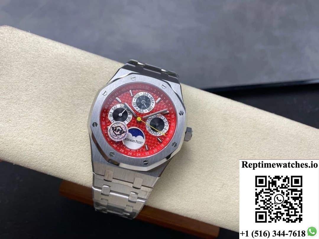 Audemars Piguet Royal Oak 26674ST.OO.1320ST.01 APS Factory Day display