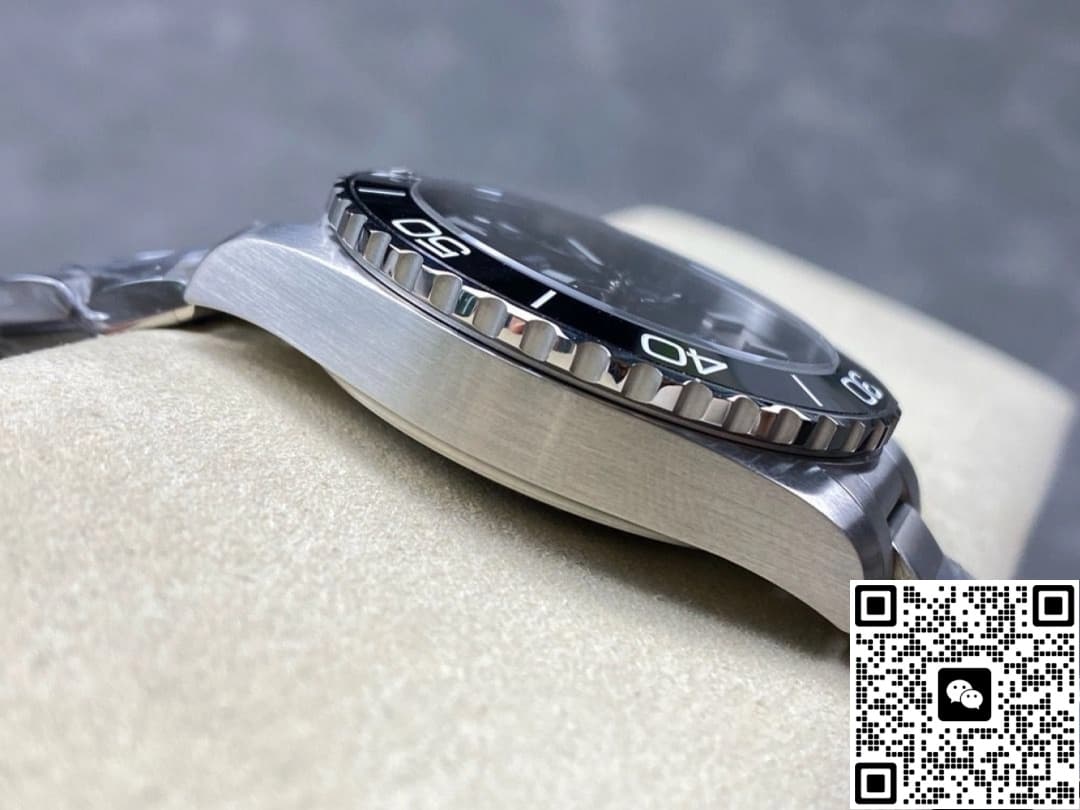 Longines Sports L3.790.4.56.6 GR Factory Date Display