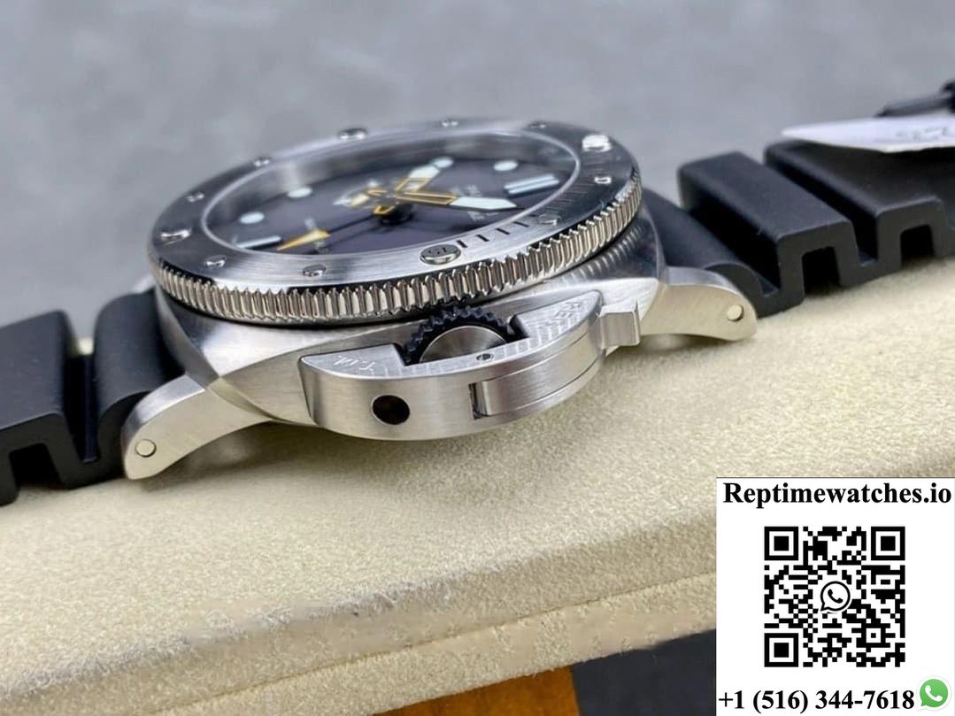 Panerai Submariner PAM01323 VS Factory Rubber Strap