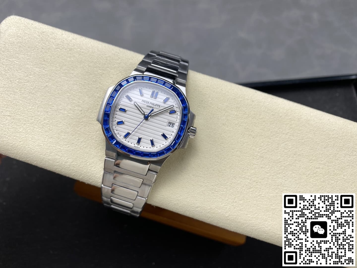 Patek Philippe Nautilus 5711 GR Factory White Dial