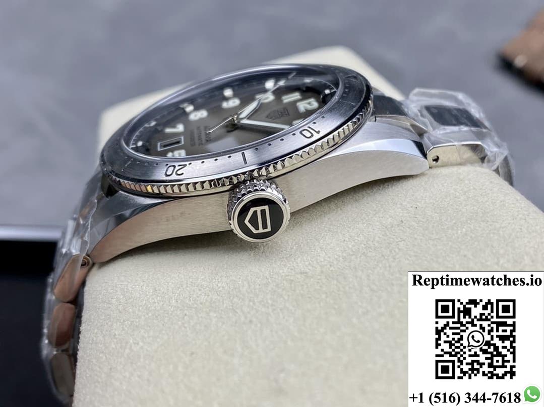 TAG Heuer AUTAVIA WBE5114.EB0173 stainless steel case