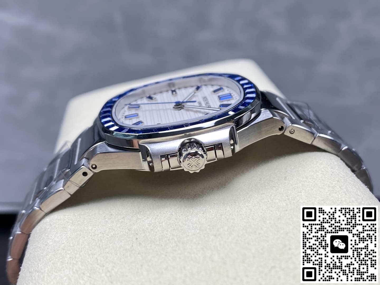 Patek Philippe Nautilus 5711 GR Factory White Dial