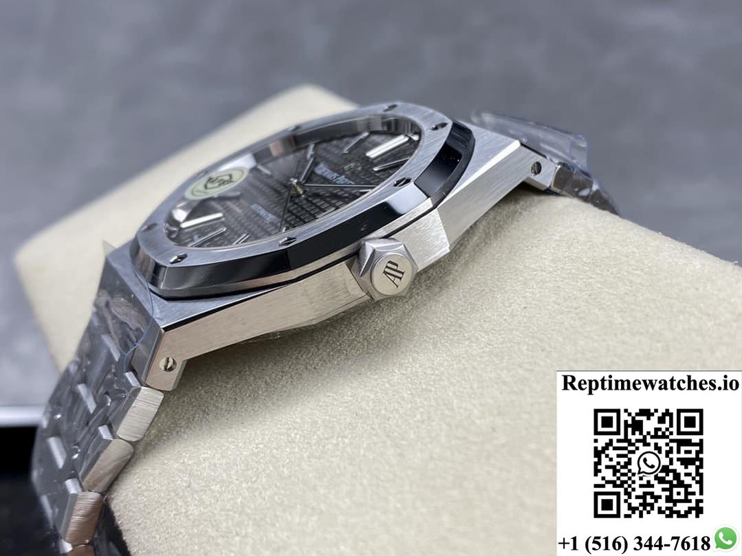 Audemars Piguet Royal Oak 15400ST.OO.1220ST.04 APS Factory Stainless Steel Case
