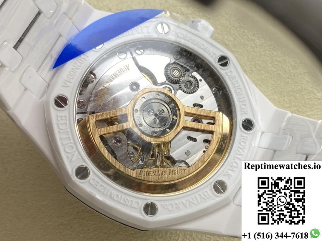 Audemars Piguet Royal Oak 15500 APS Factory Date Display
