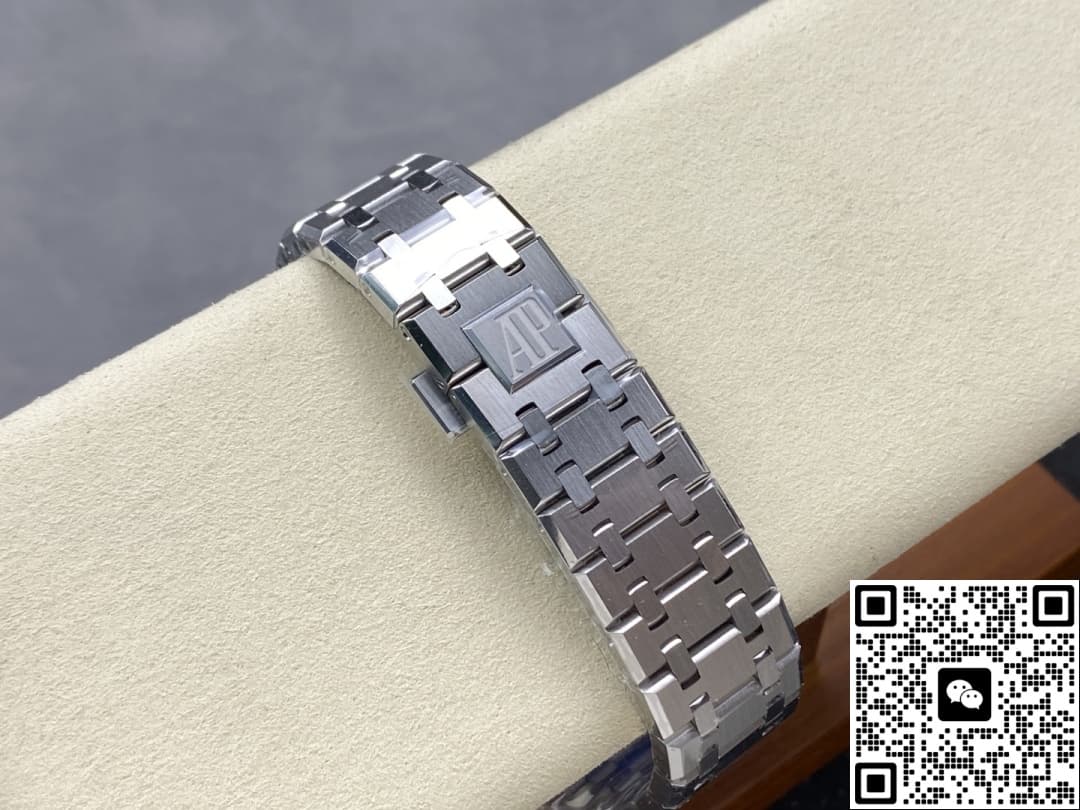 Audemars Piguet Royal Oak 15500 KAWS Joint Model APS Factory