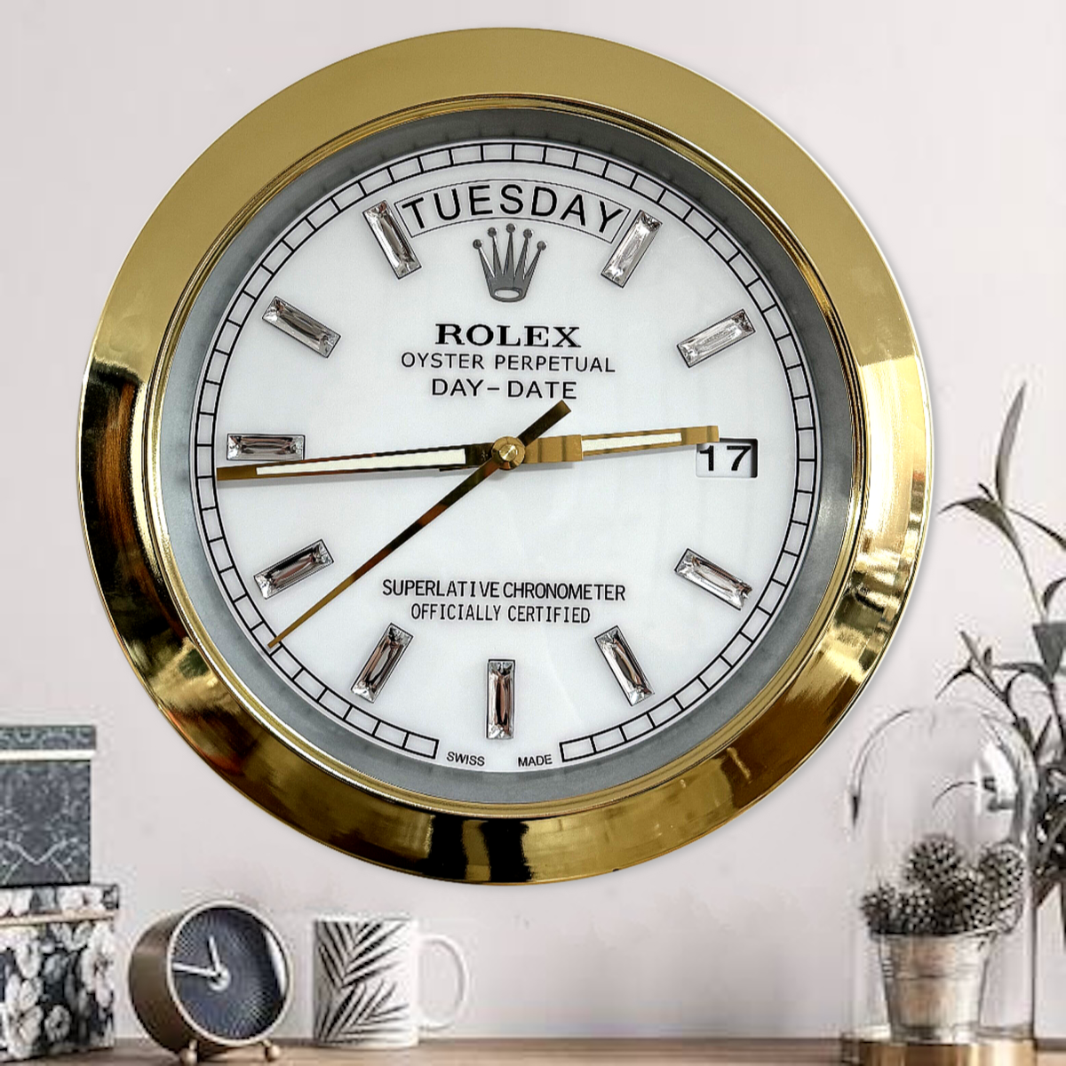 DAY DATE – GOLD – WHITE EDITION 35 CM DELUXE METAL WALL CLOCK