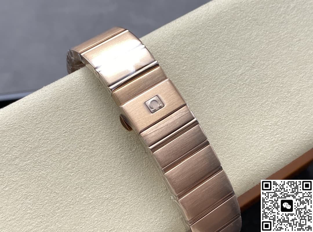 Omega Constellation 123.50.38.22.02.001 OM Factory Date Display