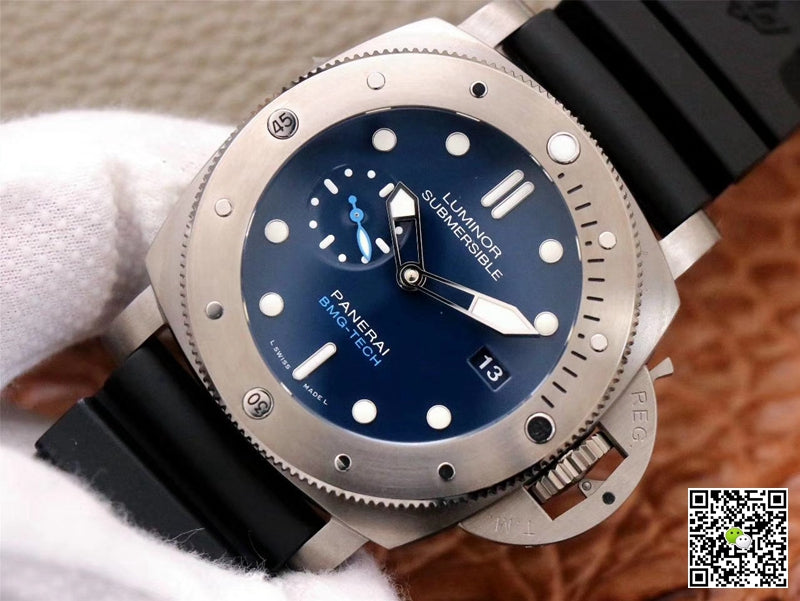Panerai Submersible PAM00692 VS Factory Blue Dial