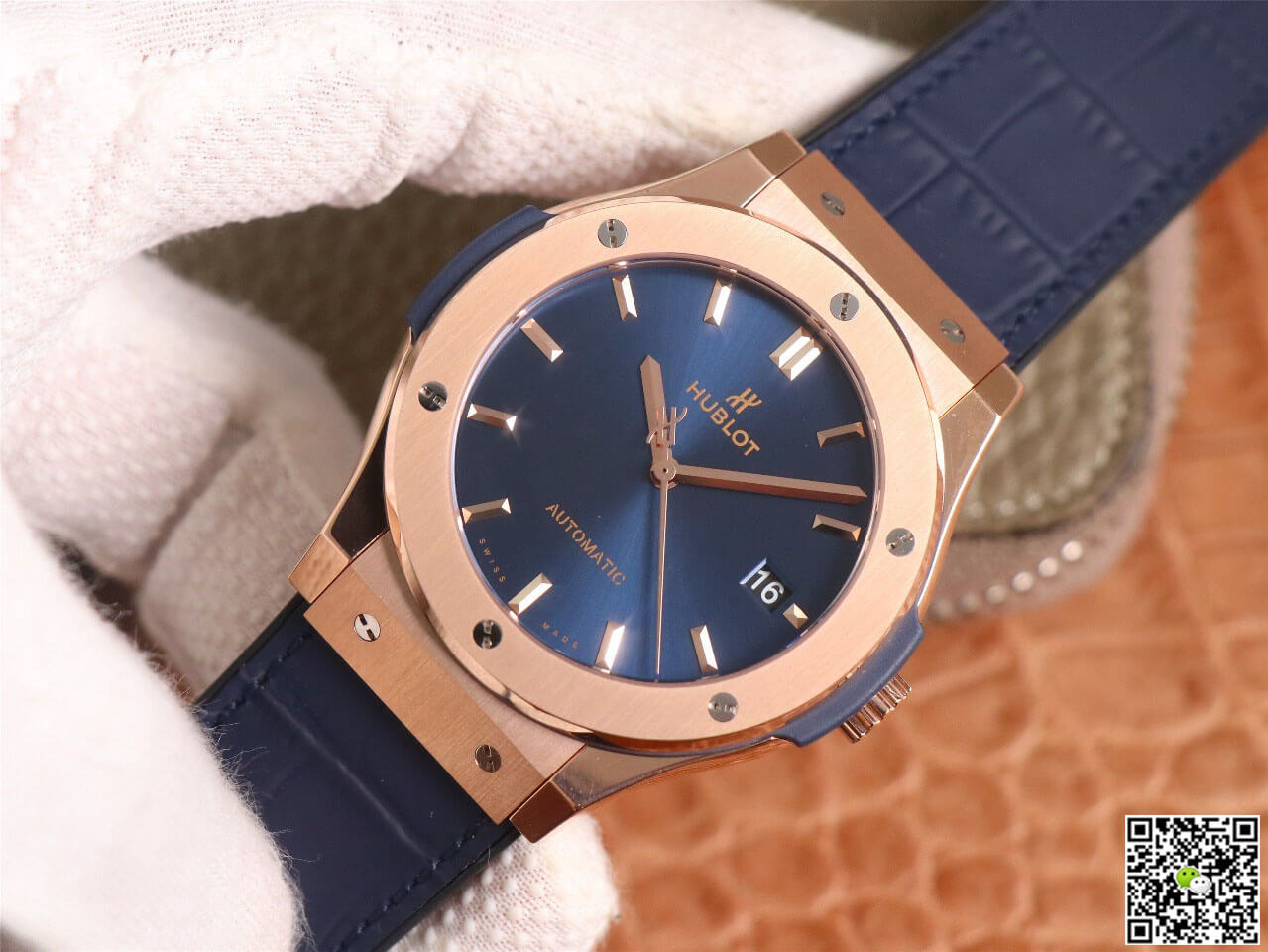 Hublot Classic Fusion 511.OX.7180.LR WWF Factory Rose Gold Blue Dial
