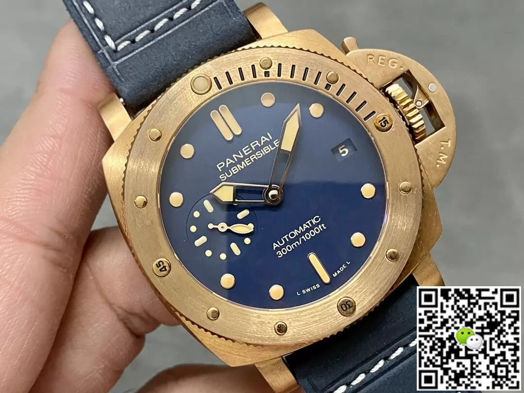 Panerai Submersible PAM01074 VS Factory Blue Dial
