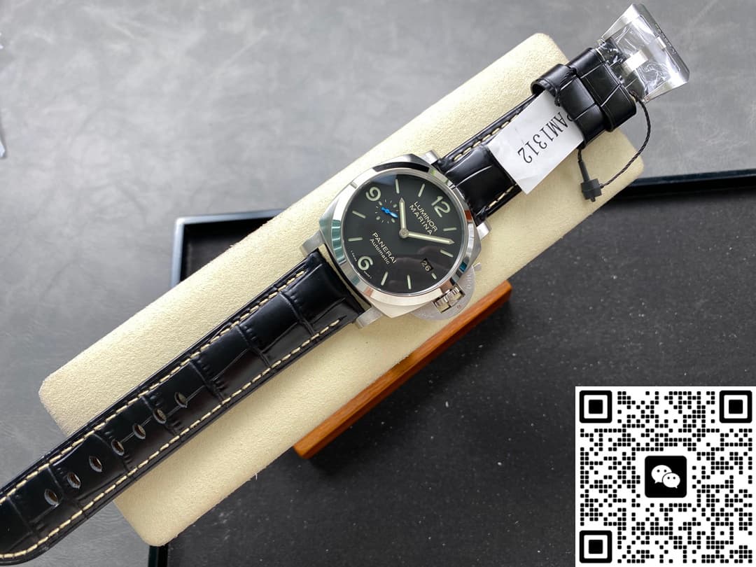 Panerai Luminor PAM01312 VS Factory Date Display