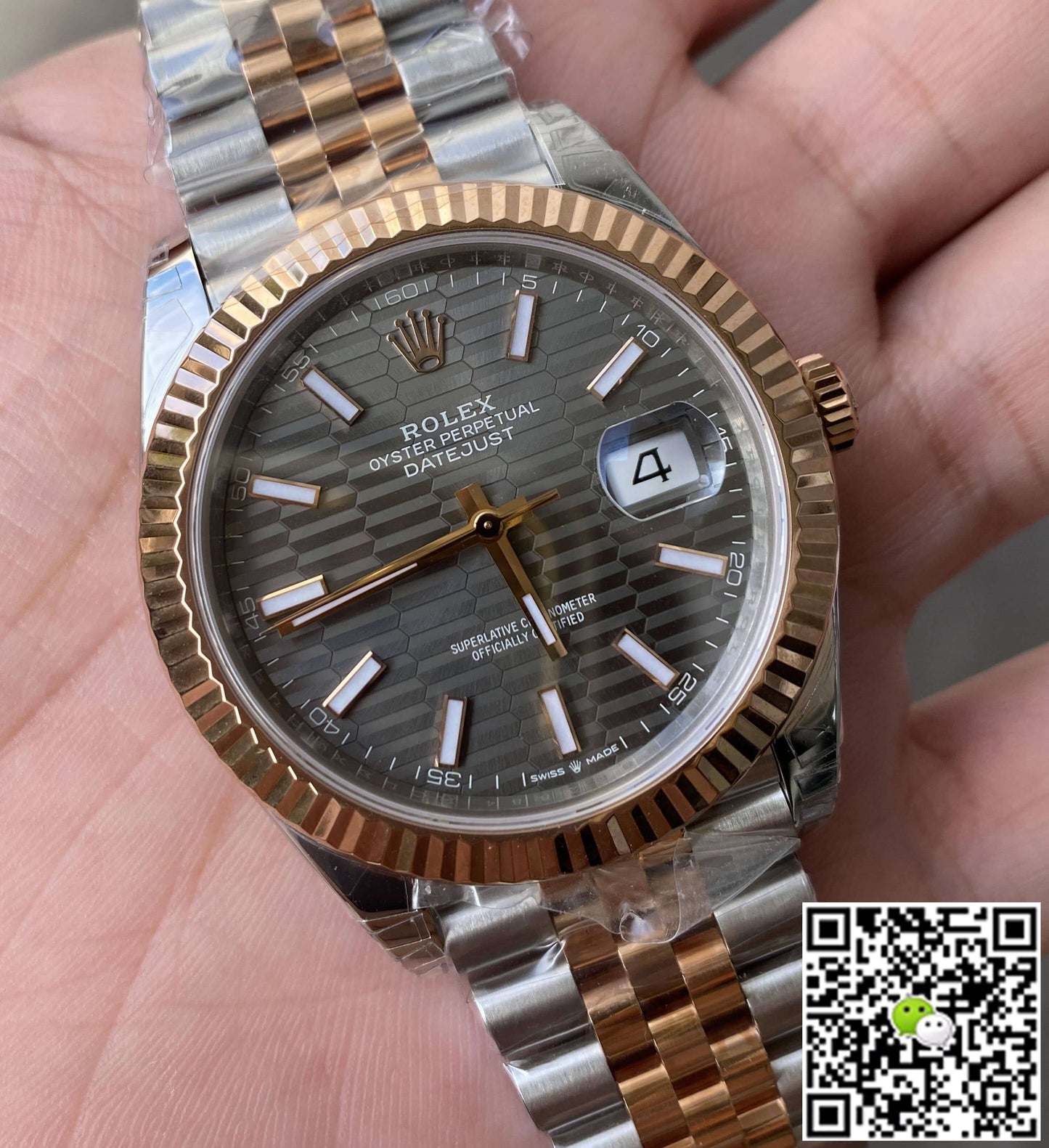Rolex Datejust M126331-0020 41MM VS Factory Gold Bezel