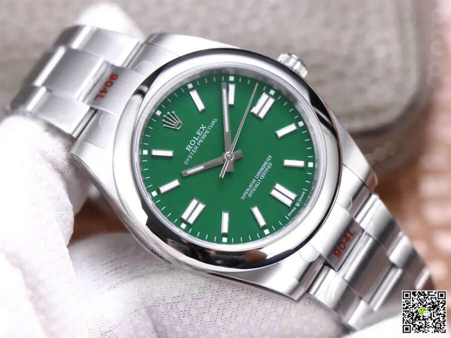 Rolex Oyster Perpetual M124300-0005 41MM EW Factory Green Dial