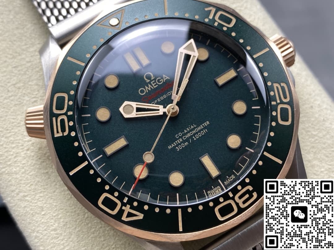 Omega Seamaster 210.90.42.20.10.001 VS factory luminous hour markers