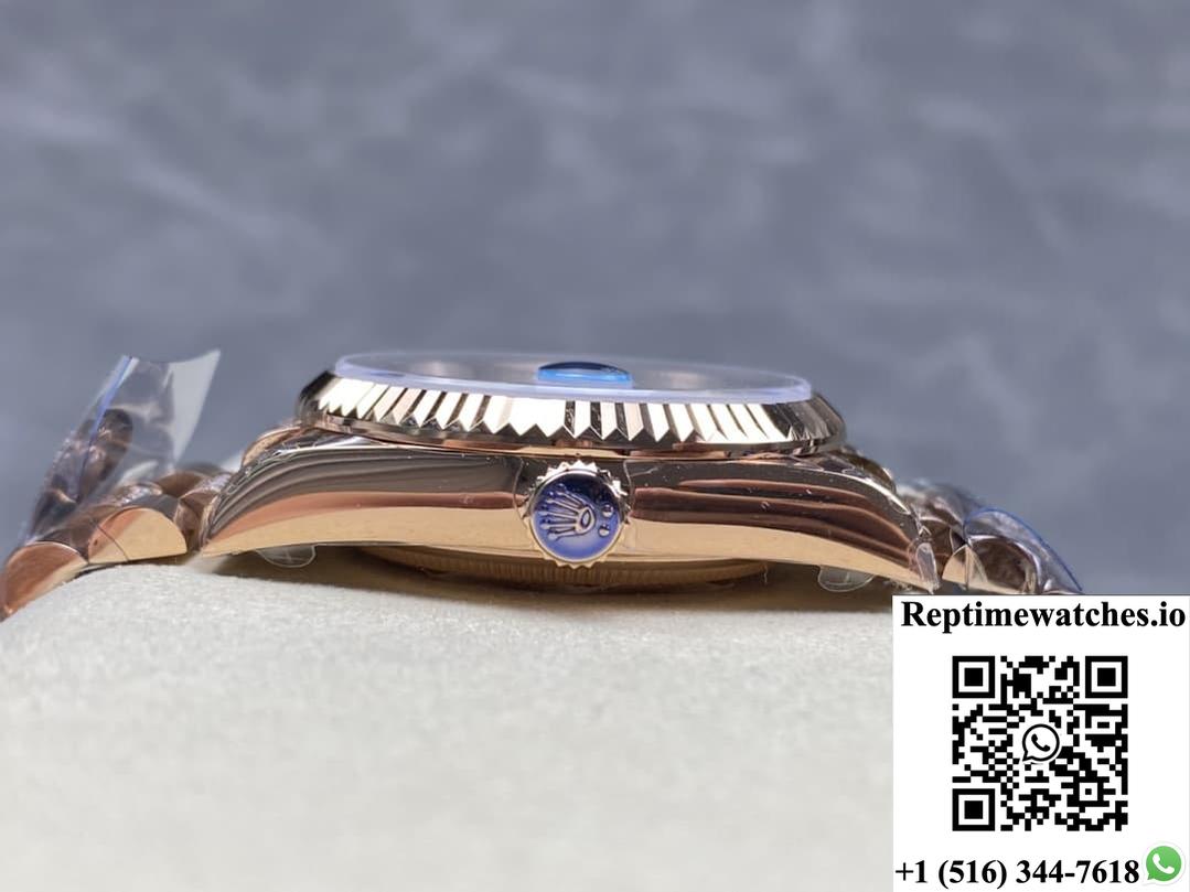 Rolex Day-Date M128235-0042 8+ Factory Date Display
