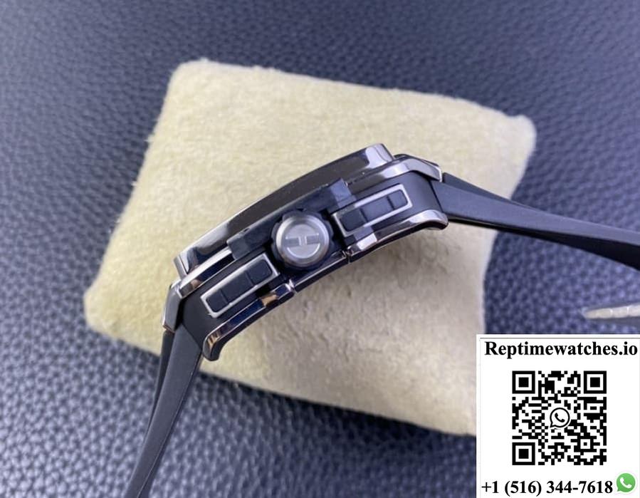 Hublot AQUARE BANG UNICO 821.NX.0170.RX BB Factory Date display