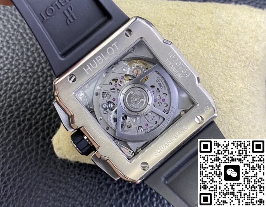 Hublot AQUARE BANG UNICO 821.NX.0170.RX BB Factory Date display