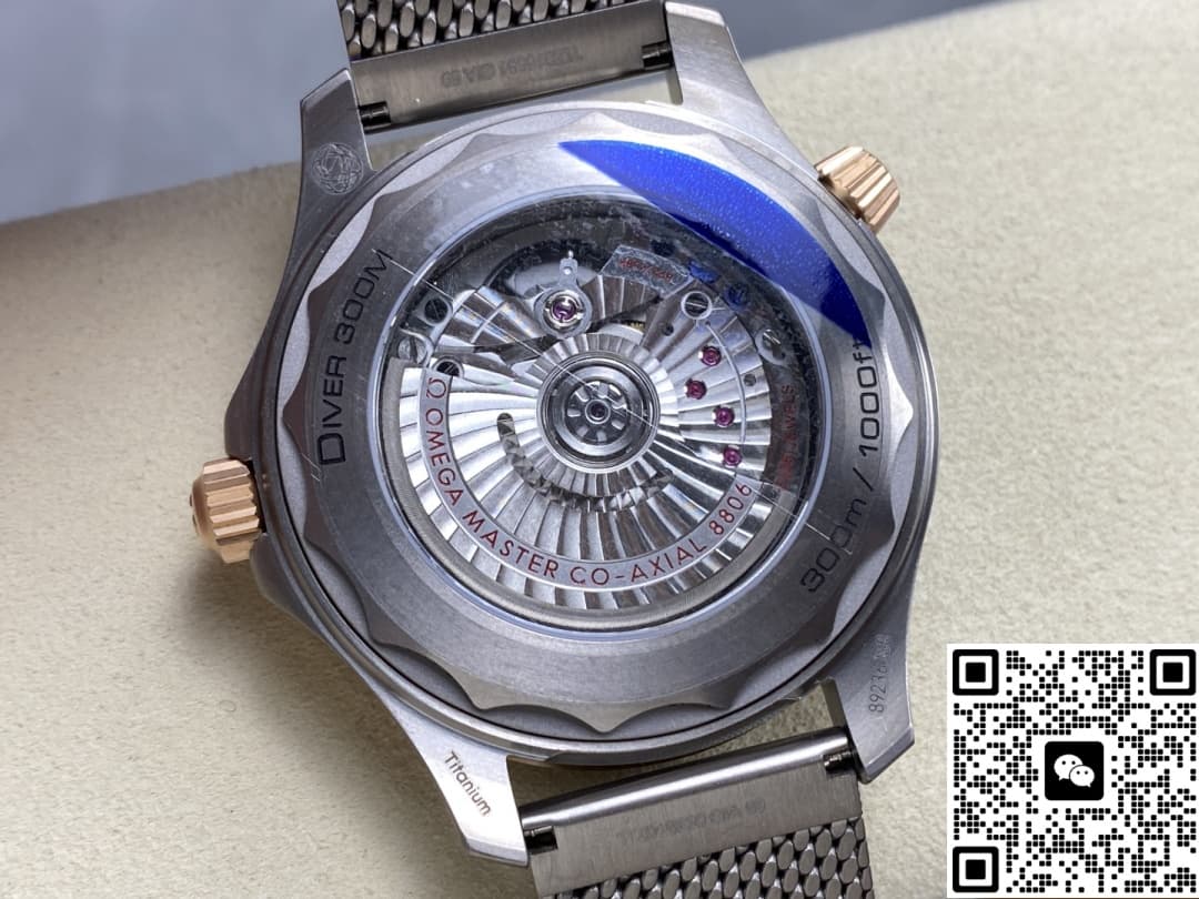 Omega Seamaster 210.90.42.20.10.001 VS factory luminous hour markers