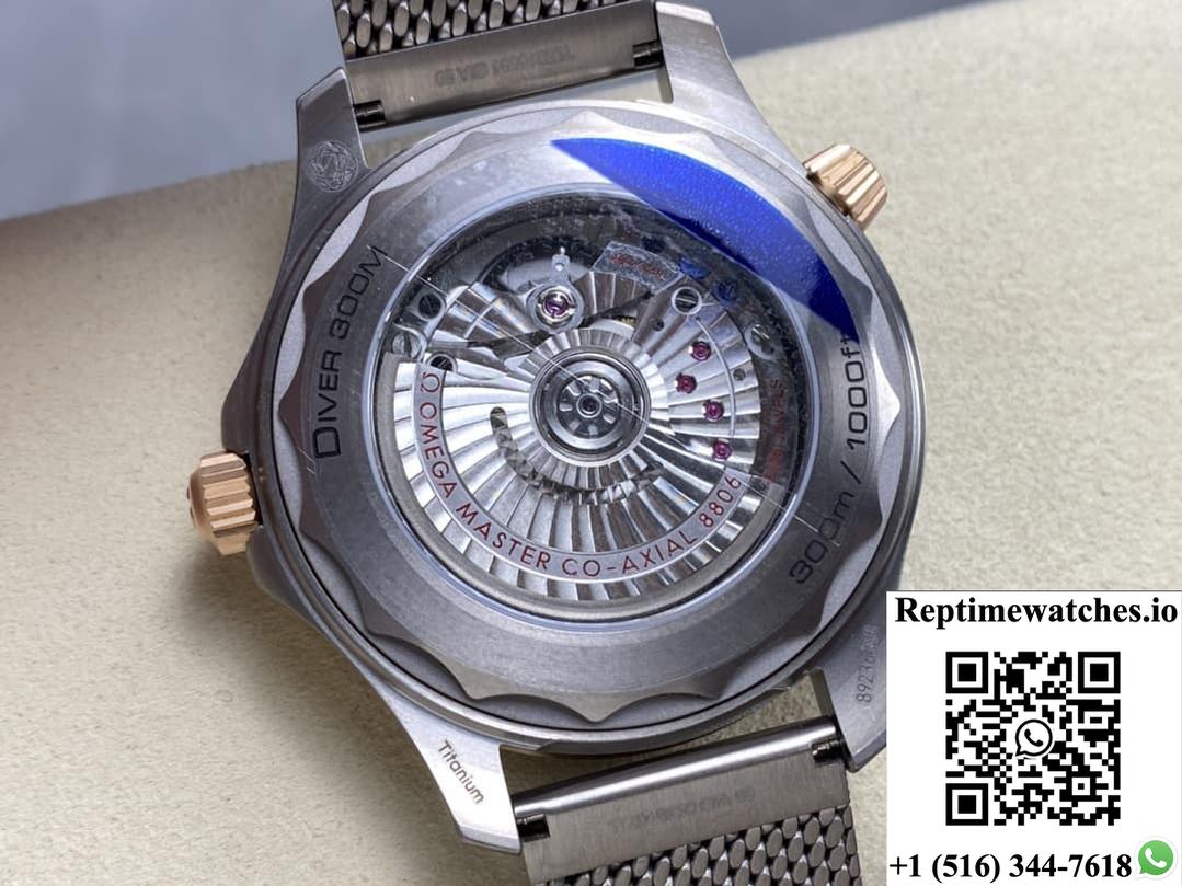 Omega Seamaster 210.90.42.20.10.001 VS factory luminous hour markers