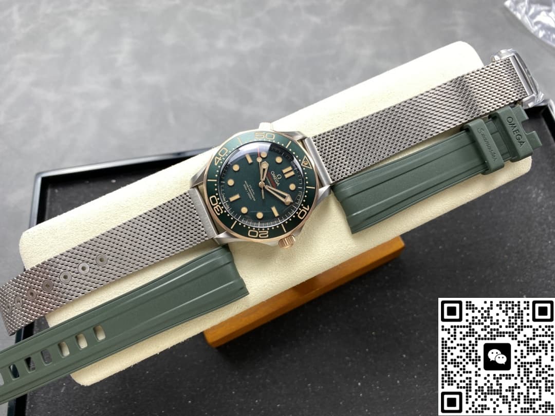 Omega Seamaster 210.90.42.20.10.001 VS factory luminous hour markers