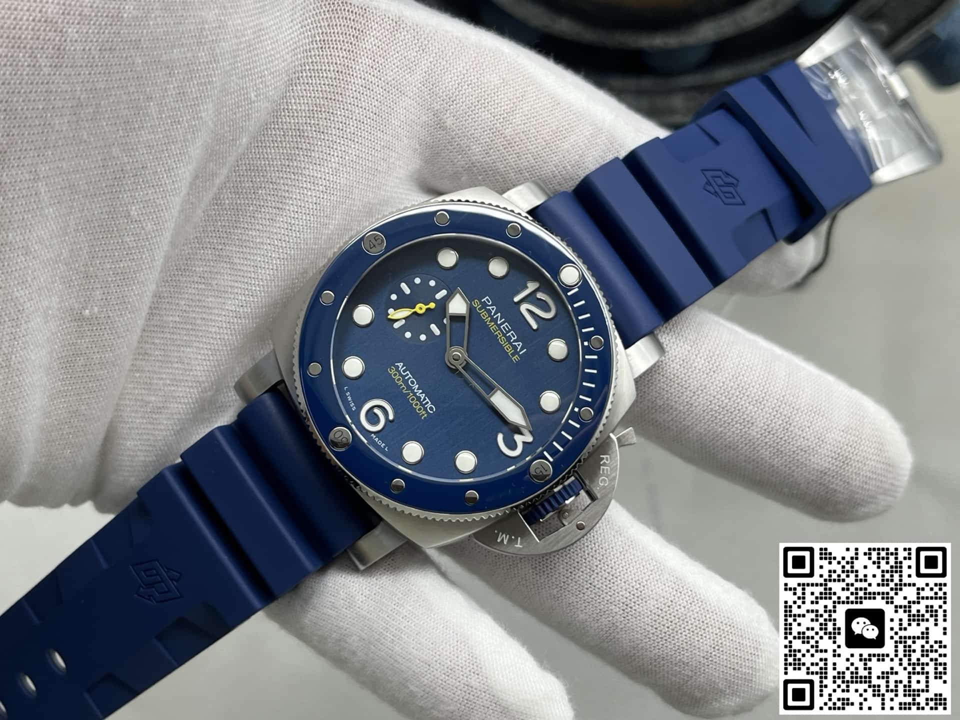 Panerai Submersible PAM01676 VS Factory Joint Model
