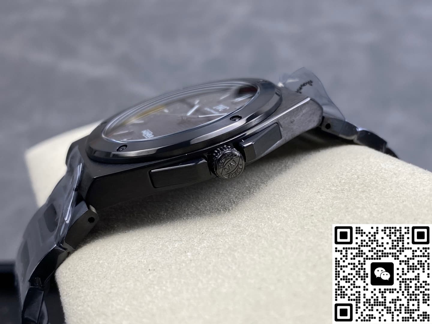 IWC Engineer IW338903 BLS Factory Date Display