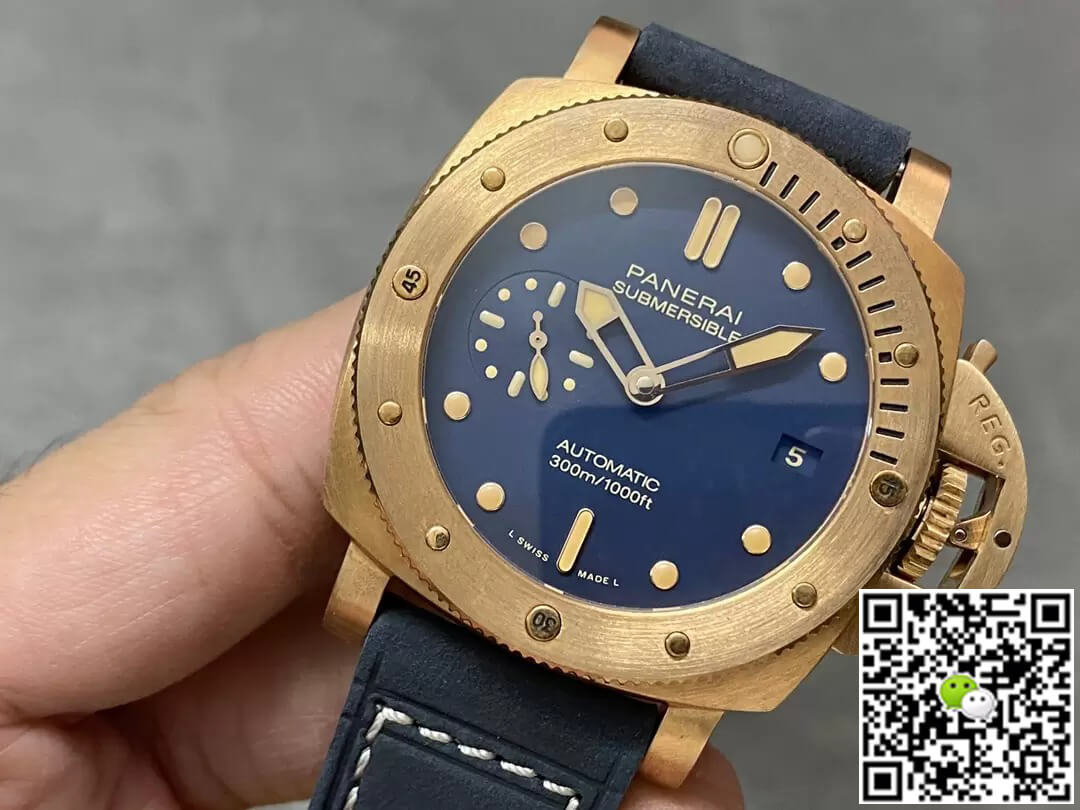 Panerai Submersible PAM01074 VS Factory Blue Dial