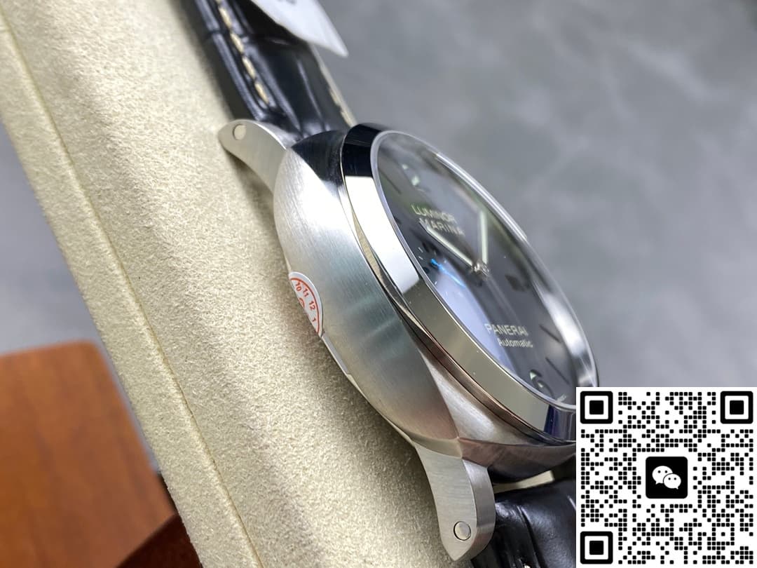 Panerai Luminor PAM01312 VS Factory Date Display