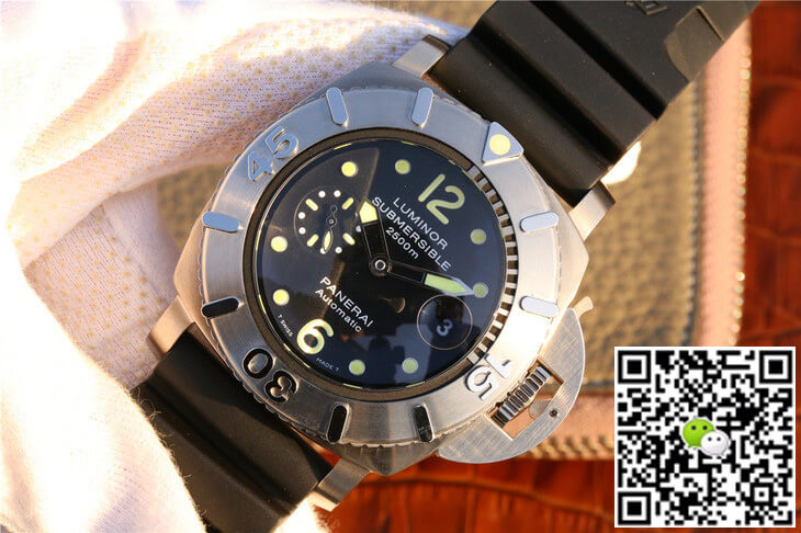 Panerai Submersible PAM 00194 VS Factory Black Dial