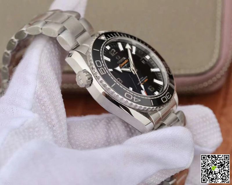 Omega Seamaster 215.30.44.21.01.001 Planet Ocean 600M VS Factory Black Ceramic Dial