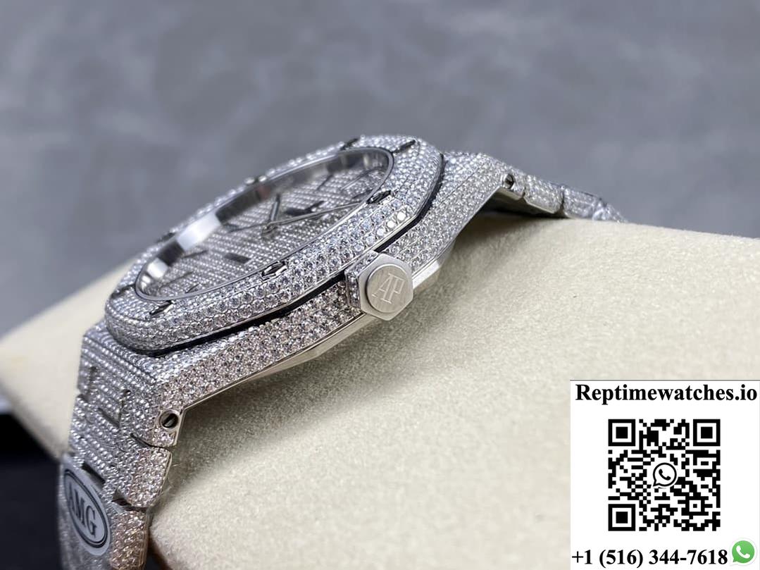 Audemars Piguet Royal Oak 15400ST.012 AMG Factory Stick Hour Markers