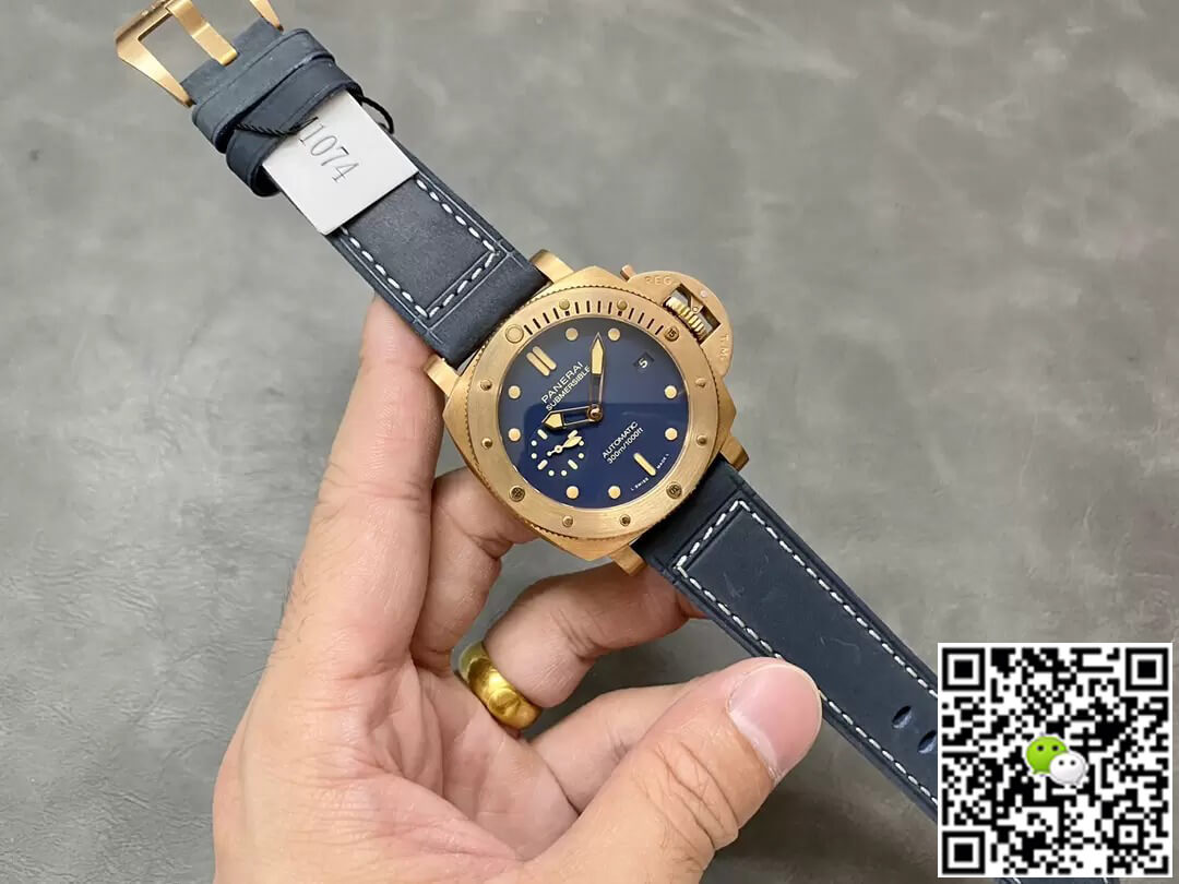 Panerai Submersible PAM01074 VS Factory Blue Dial